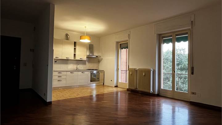 Appartamento con due camere in Vendita a Verona  