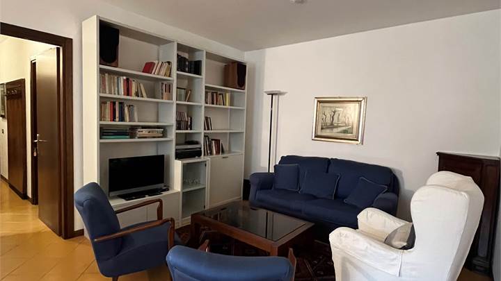 AFFITTASI APPARTAMENTO 2 CAMERE e studio