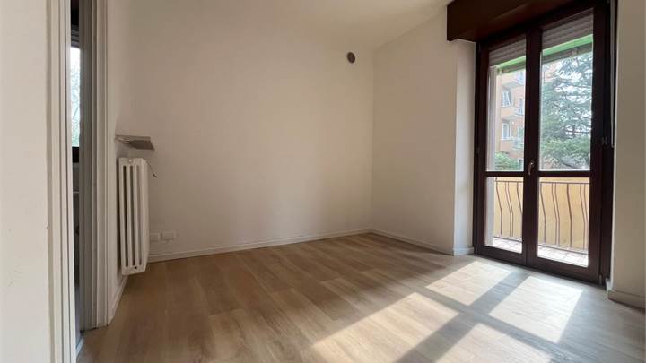 AFFITTASI BILOCALE - LIBERO DA MOBILI