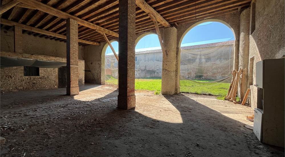 Esterno Porticato