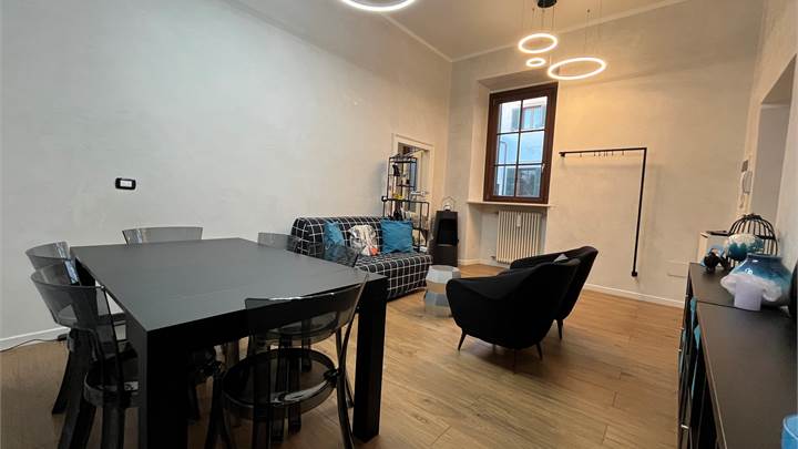 AFFITTASI APPARTAMENTO CON DUE CAMERE - Parzialmente Arredato 